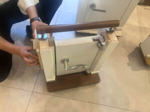 インセット枠のおさまりがわかる模型